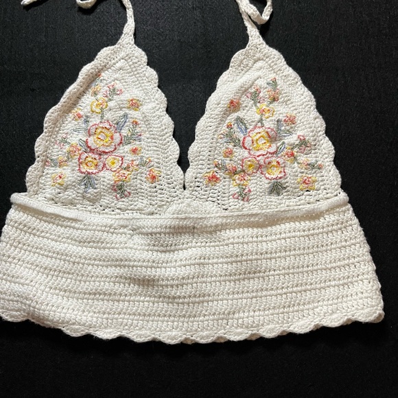 Forever 21 Crochet Halter Crop Top ~ Small - Picture 4 of 15